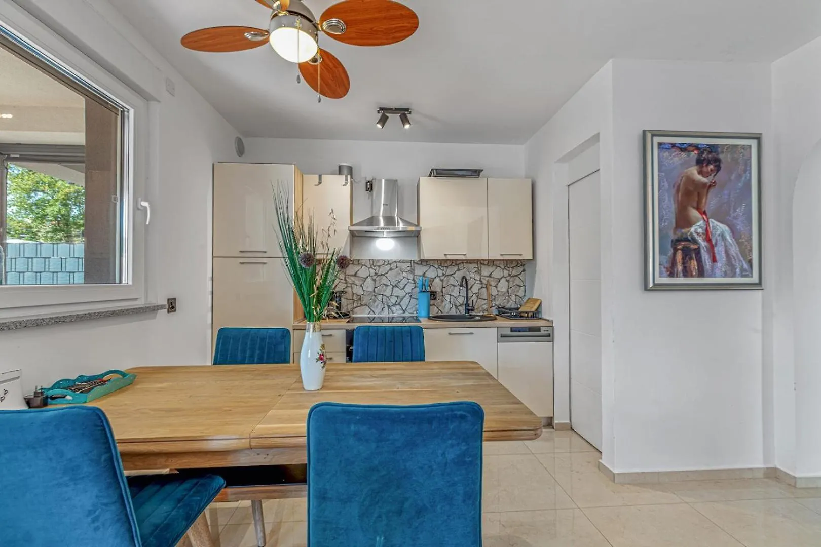 Cozy Two Bedroom Apartment Rose With Terrace Funtana