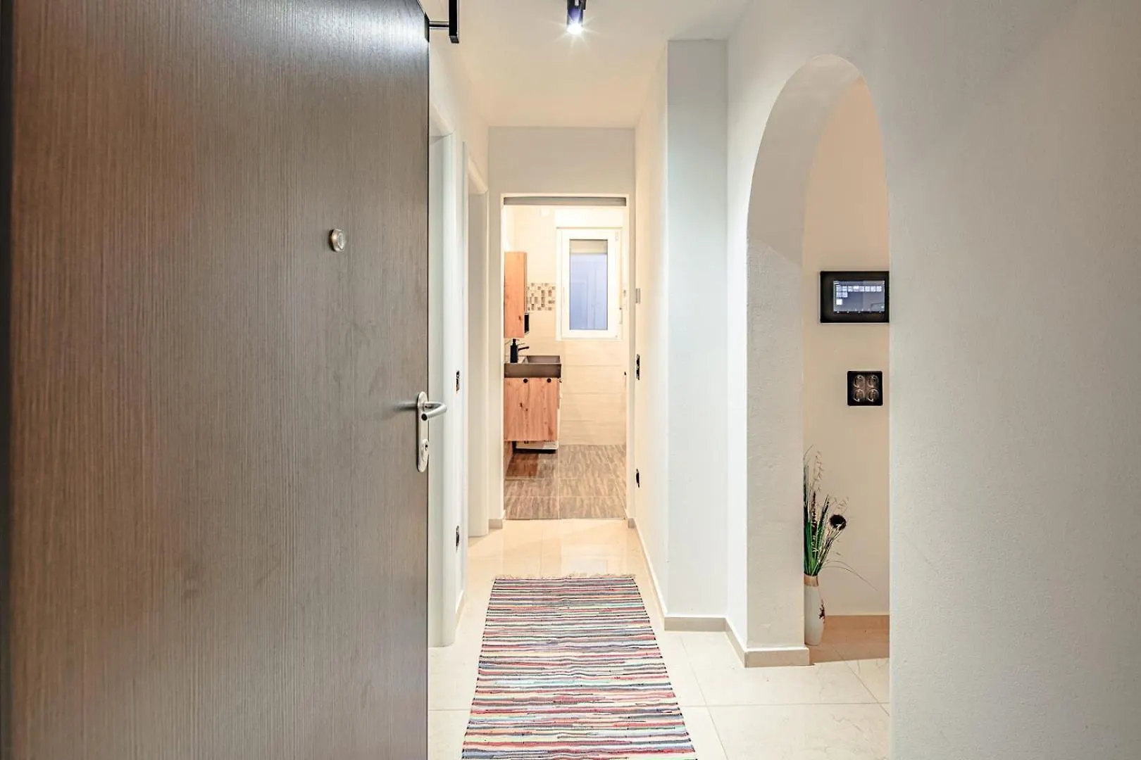 Cozy Two Bedroom Apartment Rose With Terrace Funtana Croacia